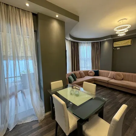 Briland Apartament ساراندا